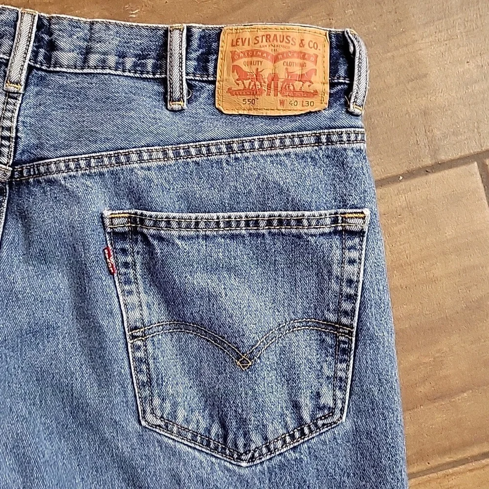 Levi's blue jeans 550 classic 5 pocket style 100% cotton straight leg 40x30 EUC…